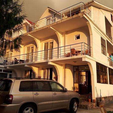 Rezo'S House Hotel Kvariati Buitenkant foto
