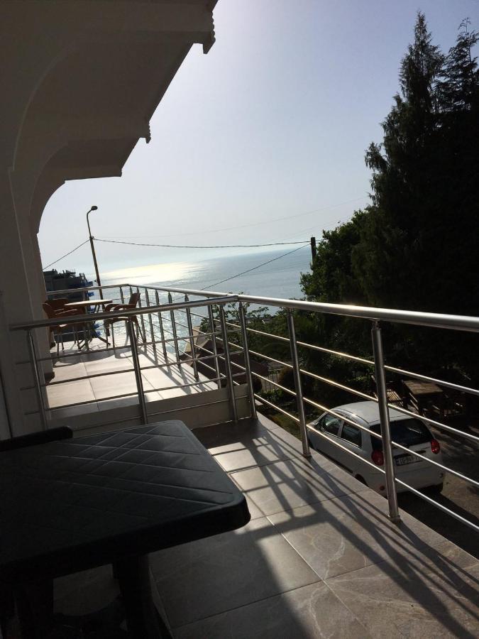 Rezo'S House Hotel Kvariati Buitenkant foto