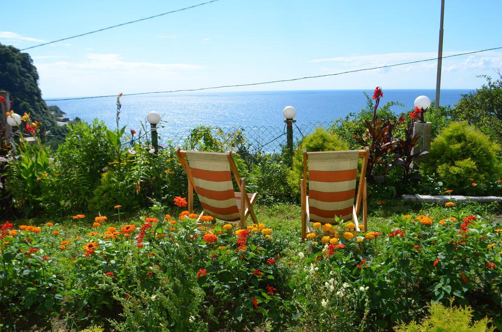 Rezo'S House Hotel Kvariati Buitenkant foto