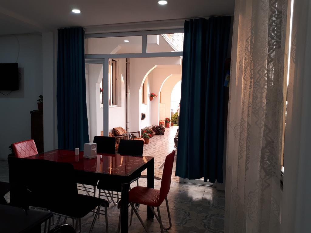Rezo'S House Hotel Kvariati Buitenkant foto